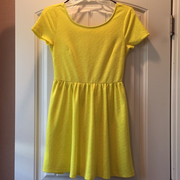 Forever 21 Dresses & Skirts - New yellow spring dress